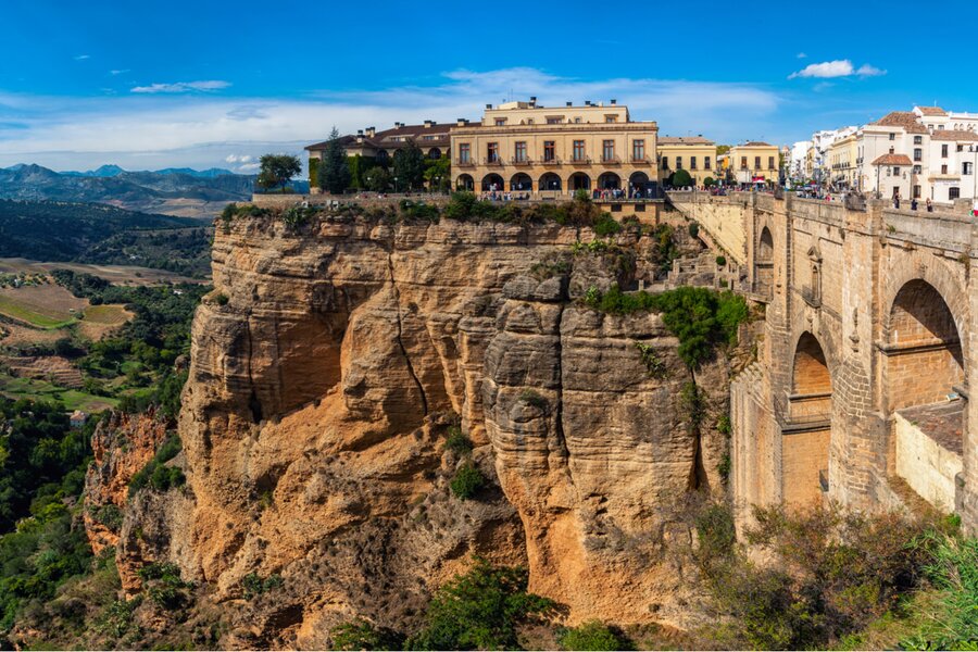 Ronda-kloof-brug-tajo-de-ronda.jpg