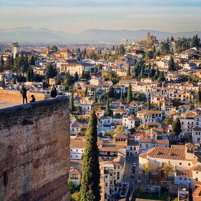 Granada-Alhambra-uitzicht-met-toren.jpg