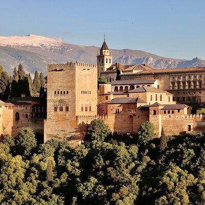 Granada-Alhambra-toren.jpg