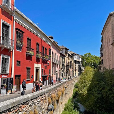 Granada-weg-naar-Alhambra-shops.jpg